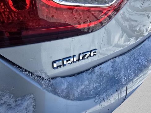 Used 2017 Chevrolet Cruze LT image 10
