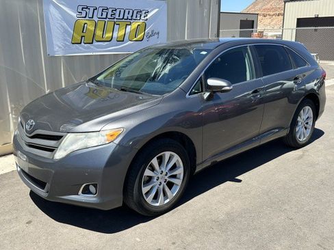 Used 2013 Toyota Venza LE FWD image 1