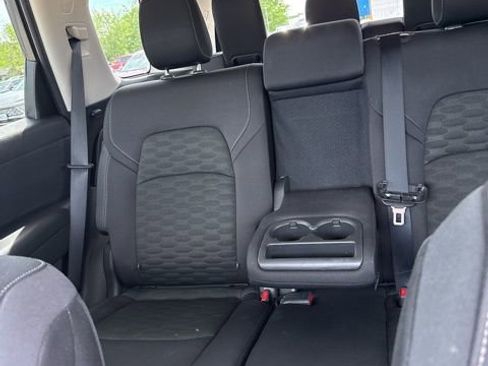 Used 2025 Nissan Pathfinder SV AWD/4WD image 21