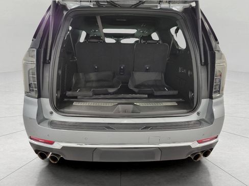 Used 2025 Chevrolet Suburban Premier image 15