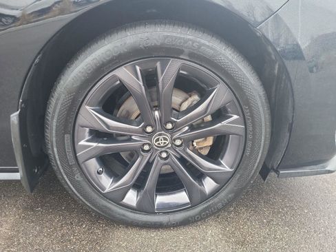 Used 2023 Toyota Sienna XLE image 32