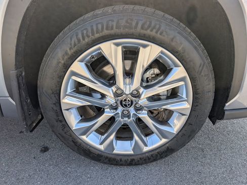 Used 2023 Toyota Highlander Limited AWD/4WD image 12