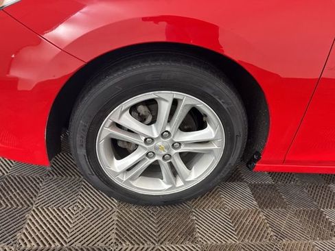 Used 2018 Chevrolet Cruze LT image 28