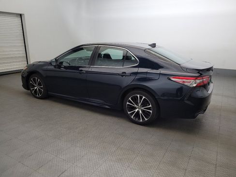 Used 2019 Toyota Camry SE image 3