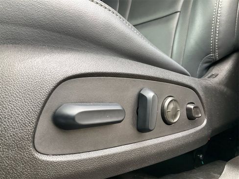 Used 2024 Buick Enclave Premium image 35