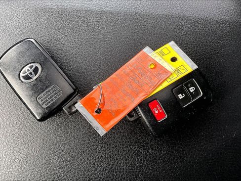 Certified 2019 Toyota Tacoma Limited image 14