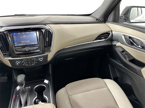 Used 2022 Chevrolet Traverse LS w/ Midnight/Sport Edition image 24