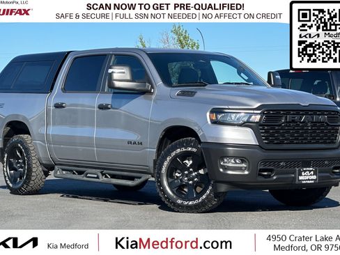 Used 2025 RAM 1500 Warlock AWD/4WD image 1