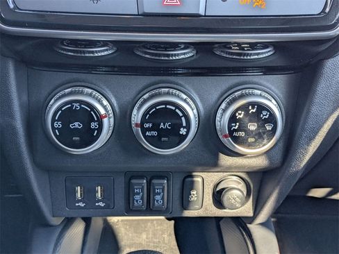 Used 2025 Mitsubishi Outlander Sport SE image 27