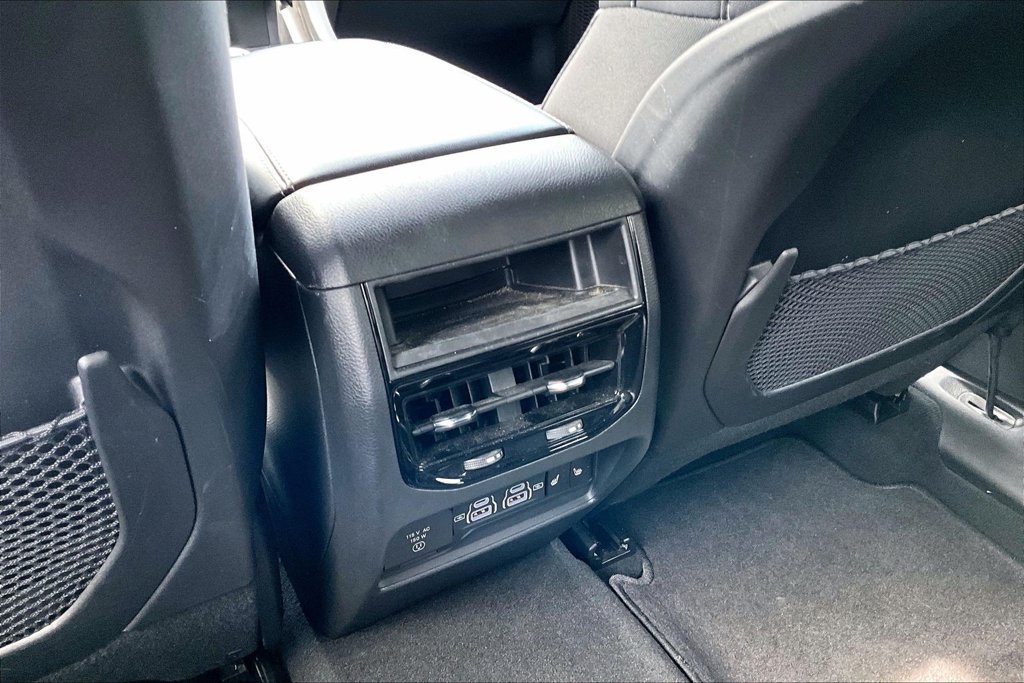 Used 2025 Jeep Grand Cherokee Limited 4xe AWD/4WD image 32