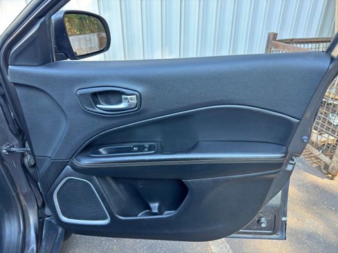 Used 2017 Jeep Compass Limited AWD/4WD image 40