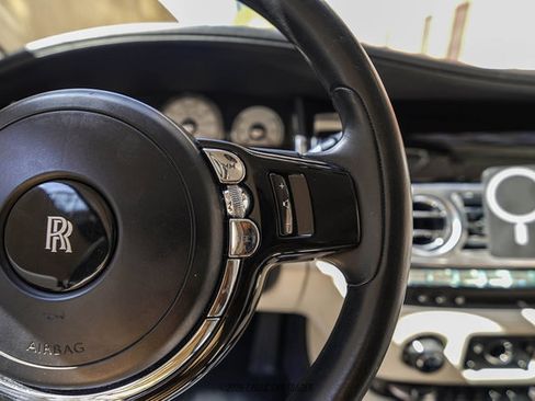Used 2017 Rolls-Royce Wraith RWD image 60