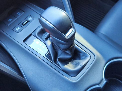 Used 2024 Toyota Venza Nightshade image 23