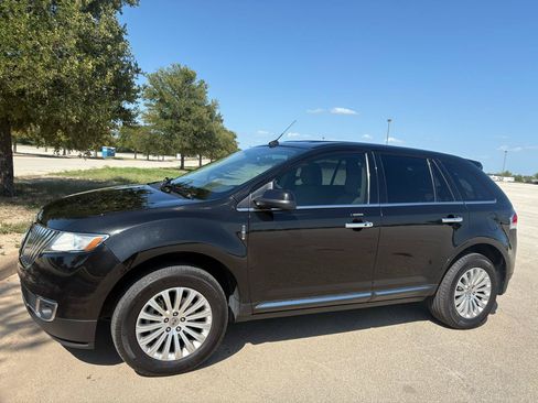 Used 2015 Lincoln MKX FWD image 4