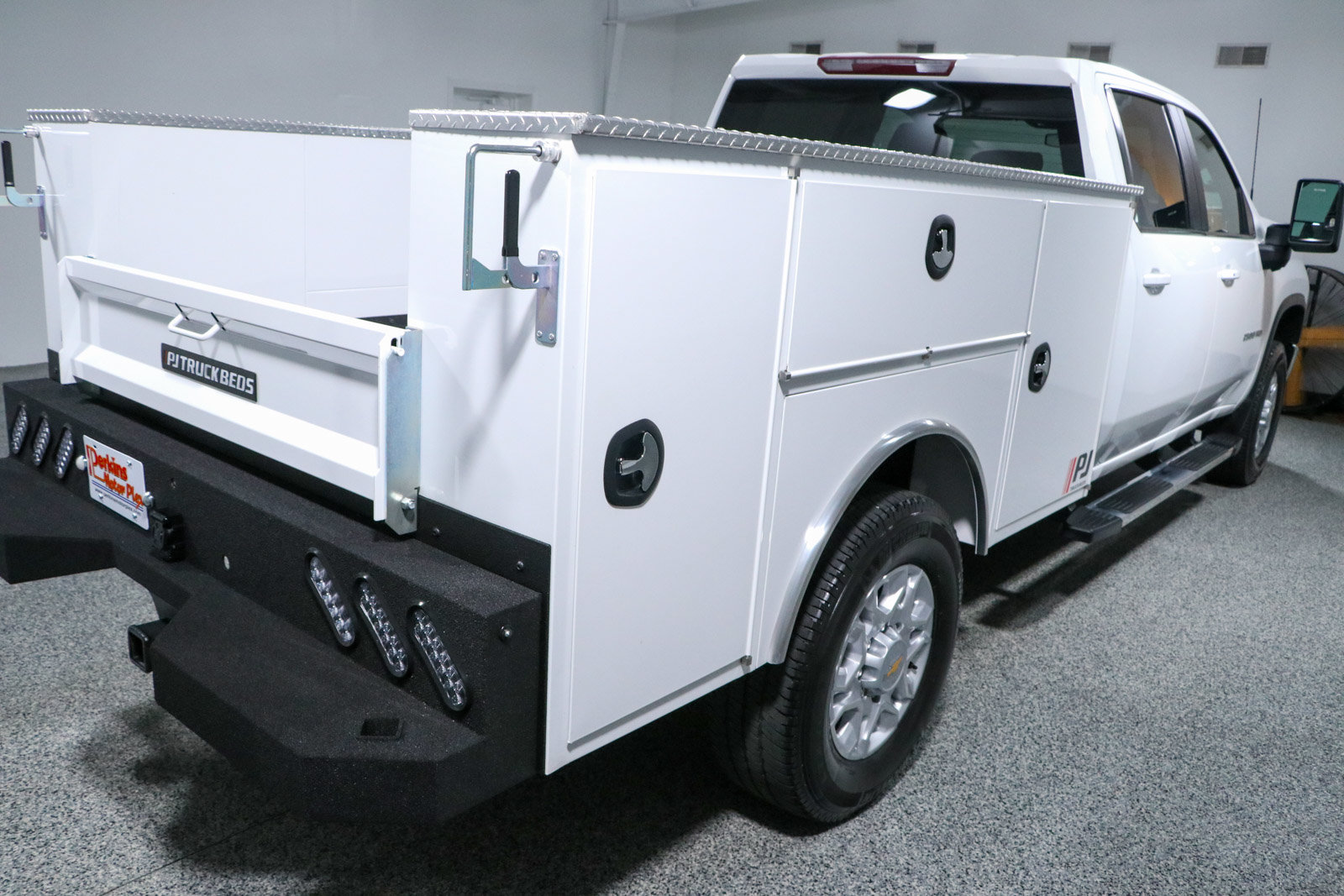 Used 2023 Chevrolet Silverado 2500 LT w/ Convenience Package AWD/4WD image 8