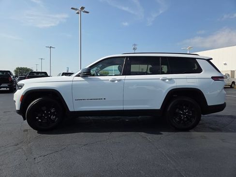 Used 2025 Jeep Grand Cherokee L Altitude RWD image 14