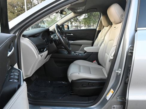 Used 2023 Cadillac XT4 Premium Luxury image 18