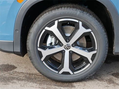 New 2026 Volkswagen Tiguan SE image 5