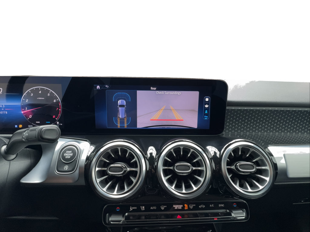 Used 2025 Mercedes-Benz GLB 250 4MATIC image 49