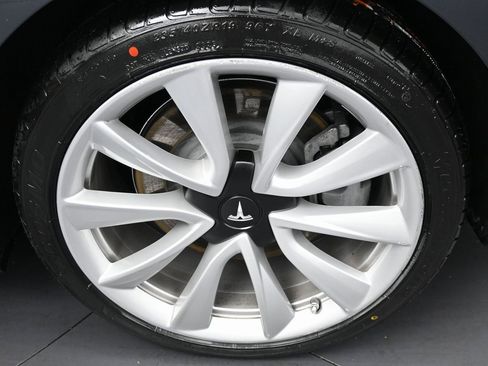 Used 2018 Tesla Model 3 Performance image 36