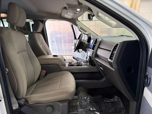 Used 2018 Ford Expedition XLT AWD/4WD image 24