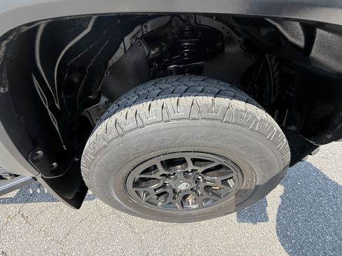 Used 2019 Toyota Tacoma SR w/ SX Package image 28