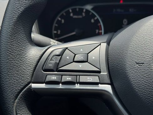 Used 2024 Nissan Altima 2.5 SV FWD image 23