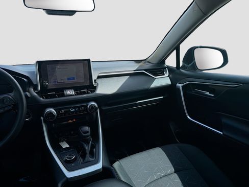 Used 2023 Toyota RAV4 Hybrid Woodland image 21
