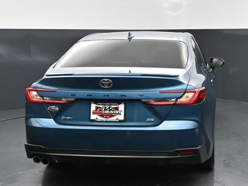 Used 2025 Toyota Camry SE FWD image 5