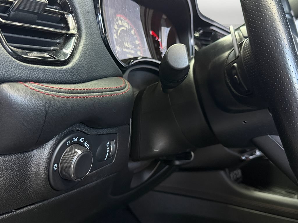 Used 2025 Dodge Durango R/T w/ Blacktop Package AWD/4WD image 17