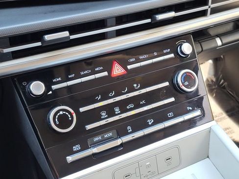 Used 2024 Hyundai Santa Fe SE FWD image 19