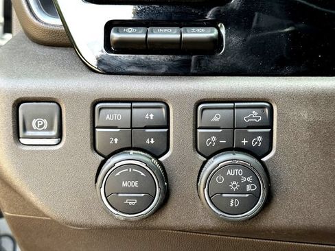 Used 2025 Chevrolet Silverado 1500 LTZ w/ LTZ Premium Texas Edition AWD/4WD image 16