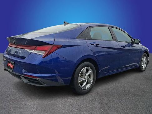Used 2021 Hyundai Elantra SE FWD image 4