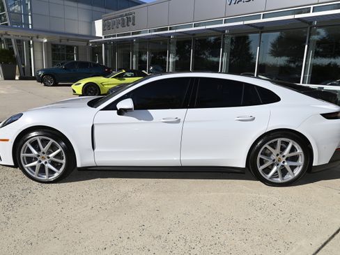 Used 2024 Porsche Panamera 4 image 8