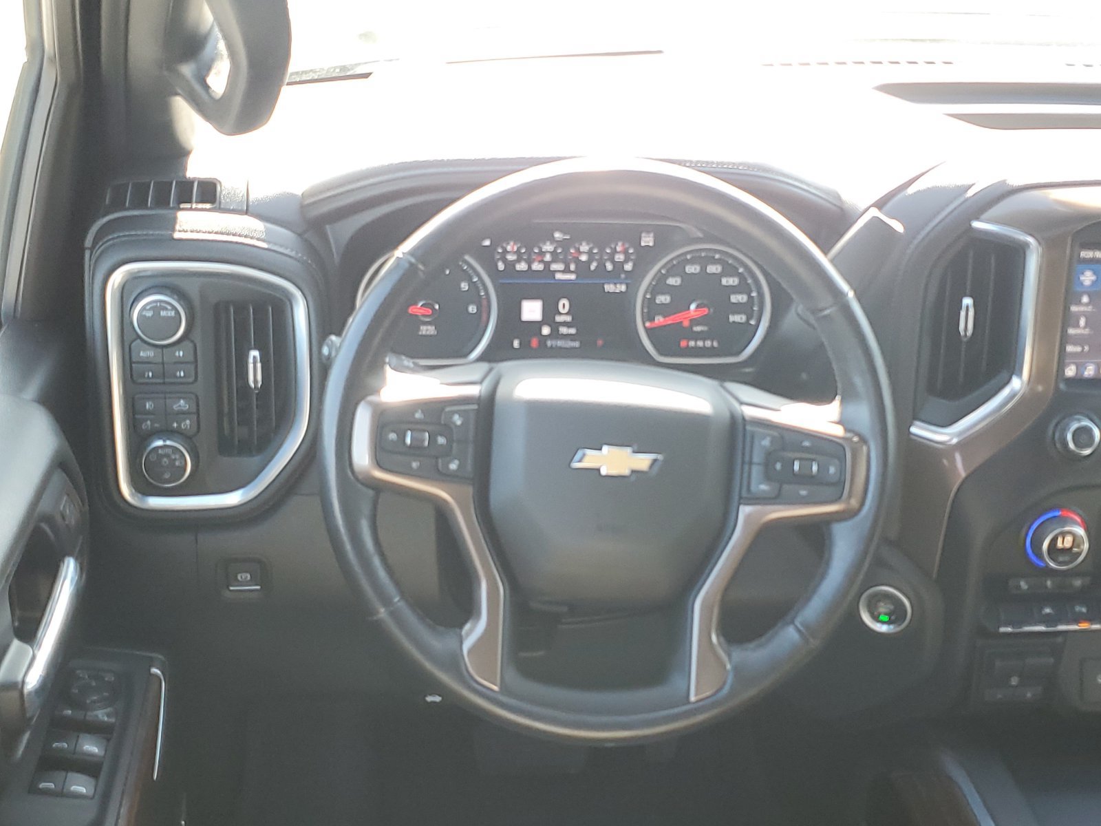 Used 2022 Chevrolet Silverado 1500 High Country w/ Technology Package AWD/4WD image 12