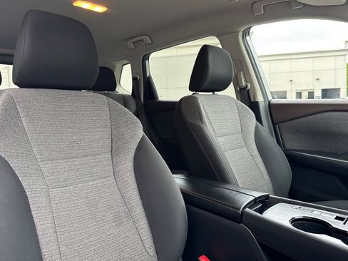 Used 2023 Nissan Rogue SV FWD image 30