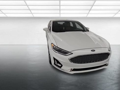 Used 2019 Ford Fusion Titanium FWD image 2