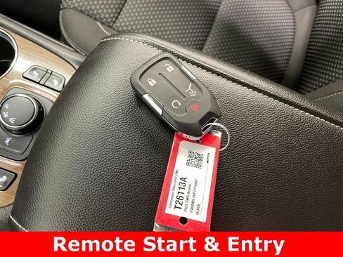 Certified 2023 GMC Acadia SLE w/ Driver Convenience Package image 6