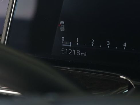 Certified 2022 Cadillac Escalade ESV Premium Luxury image 17