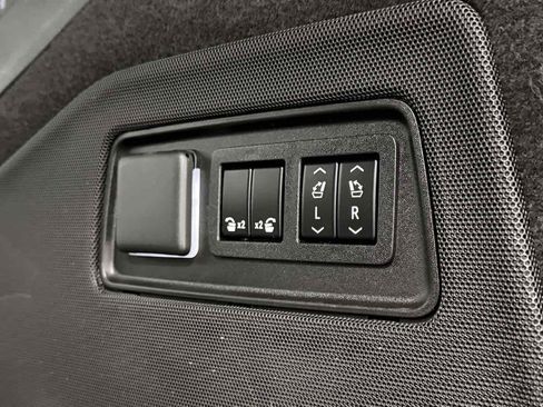 Used 2022 Cadillac Escalade Premium Luxury Platinum image 49