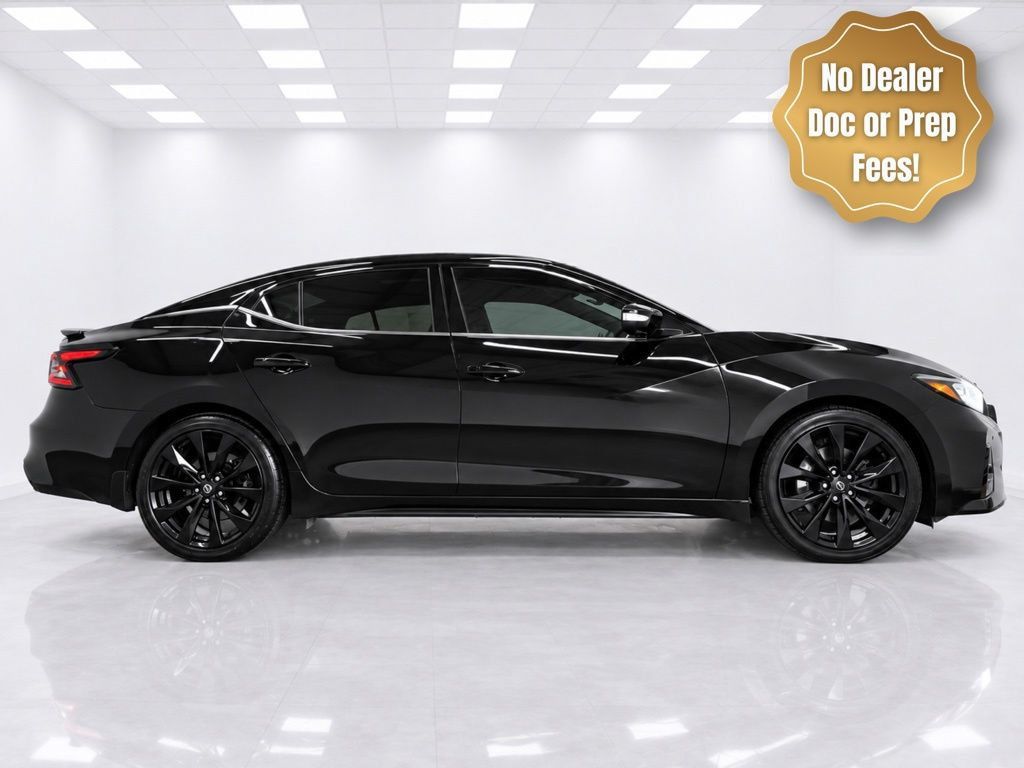 Used 2023 Nissan Maxima SR FWD image 3