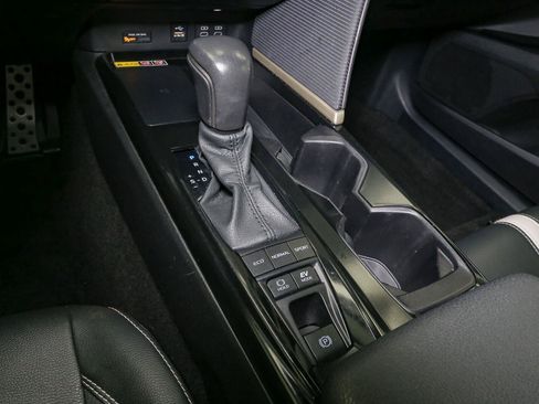 Used 2025 Toyota Camry SE FWD image 30