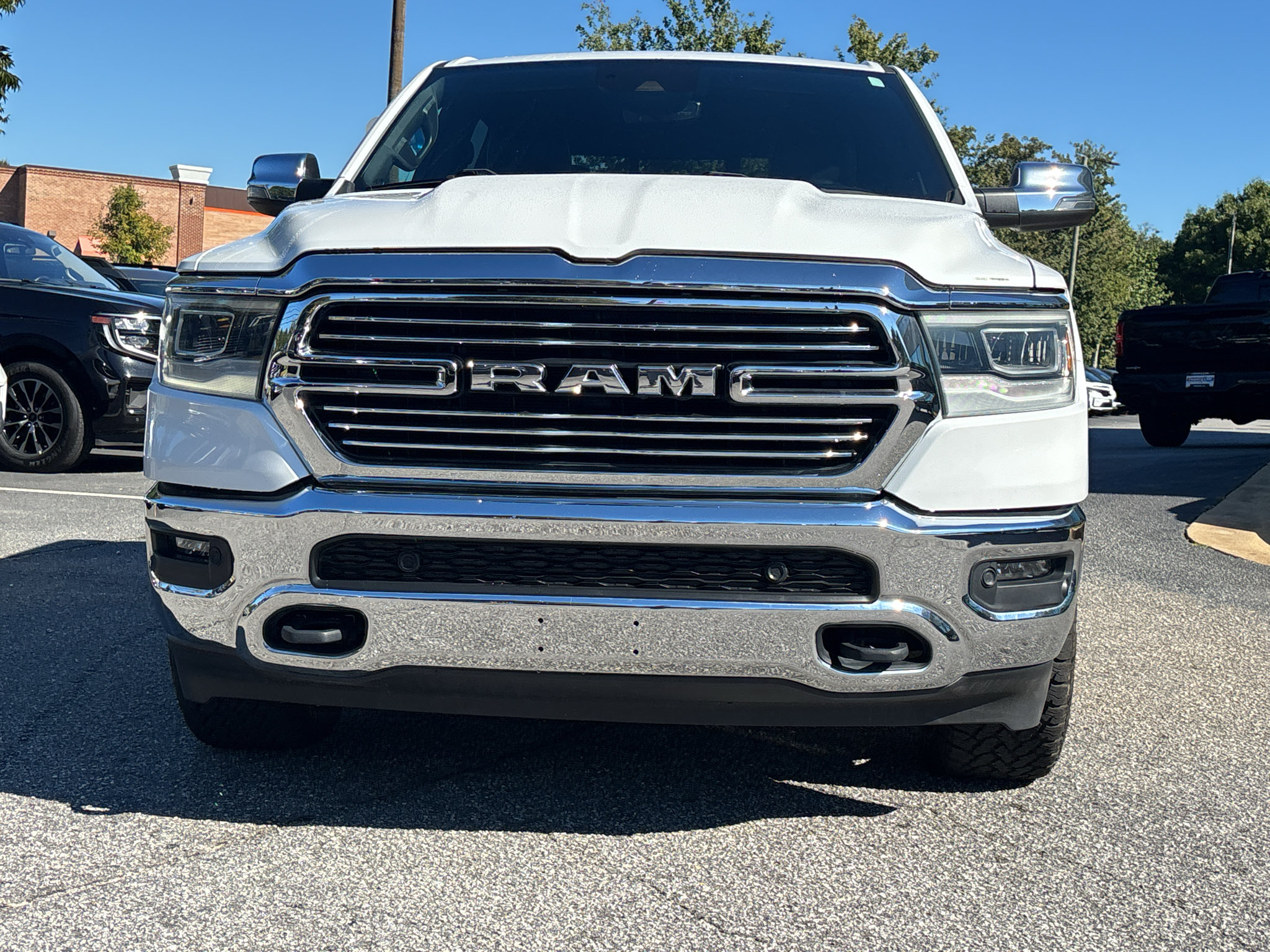 Used 2023 RAM 1500 Laramie AWD/4WD image 2