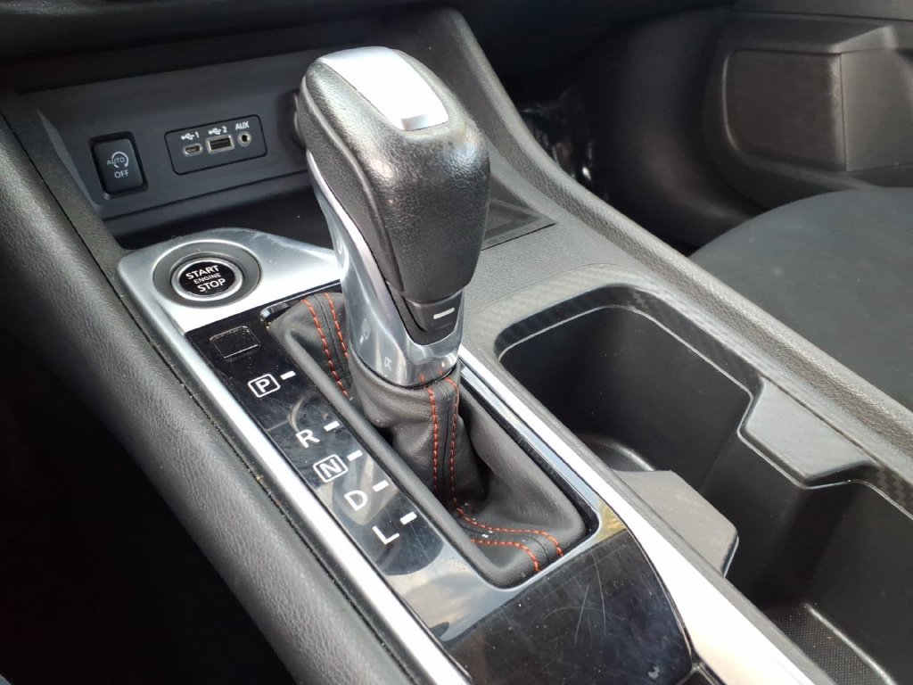 Certified 2025 Nissan Sentra SR FWD image 19