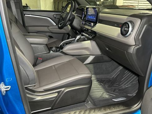 Used 2024 Chevrolet Colorado ZR2 w/ ZR2 Convenience Package III image 10