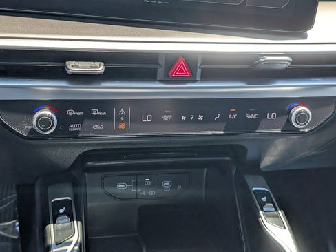 Used 2025 Kia Sorento EX w/ EX Panoramic Sunroof Package AWD/4WD image 30