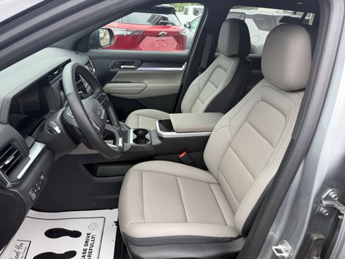 Used 2025 GMC Terrain Elevation w/ Elevation Premium Package AWD/4WD image 13