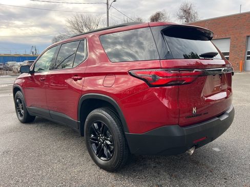 Used 2023 Chevrolet Traverse LT w/ Midnight/Sport Edition image 3