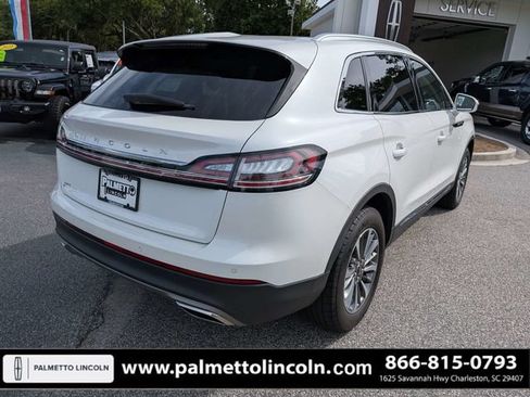 Used 2022 Lincoln Nautilus FWD w/ Premium Package image 4