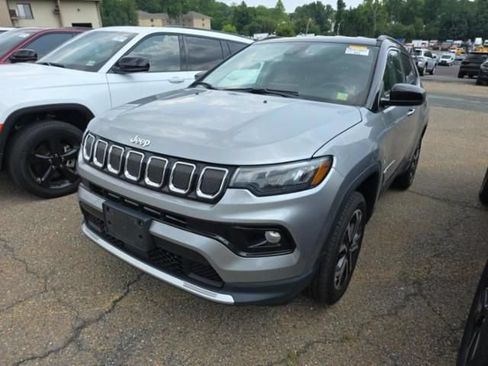 Used 2022 Jeep Compass Limited AWD/4WD image 2